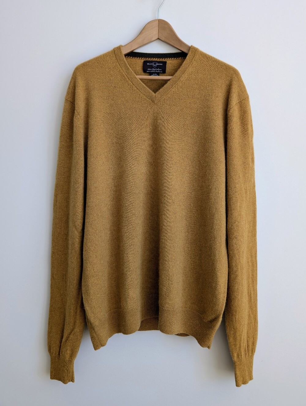 100% Cashmere Men's XL Deep Golden Mustard Yellow V Neck Sweater